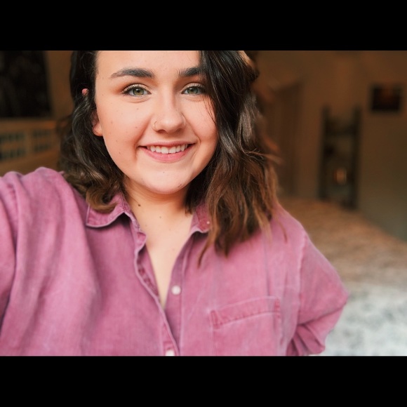 Meet your Posher, Alexandra - Picture 1 of 1